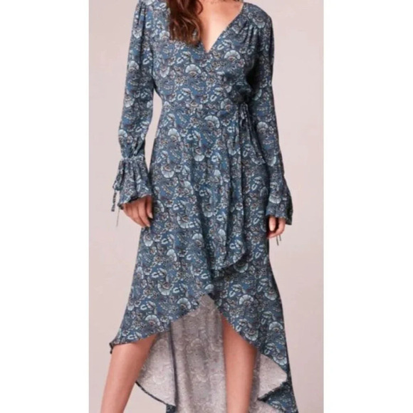 Boho Chic Blue Floral High-Low Wrap Dress With Long Sleeves & V-Neckline - Picture 3 of 11
